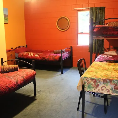 Riverside Haven Lodge & Holiday Park Waianakarua Room photo