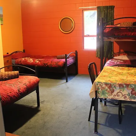 Riverside Haven Lodge & Holiday Park Waianakarua Room photo